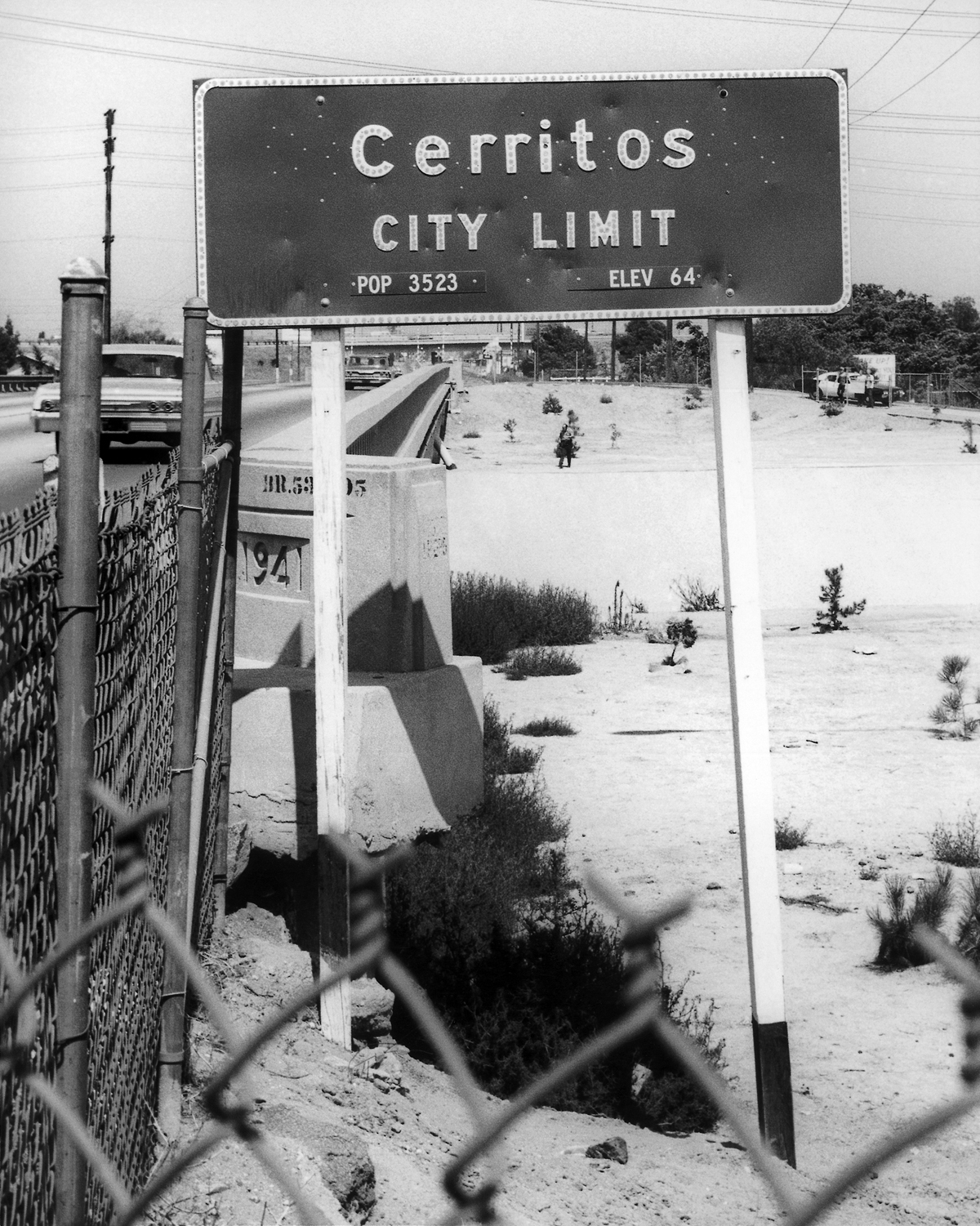 Photo of Cerritos City Limit sign