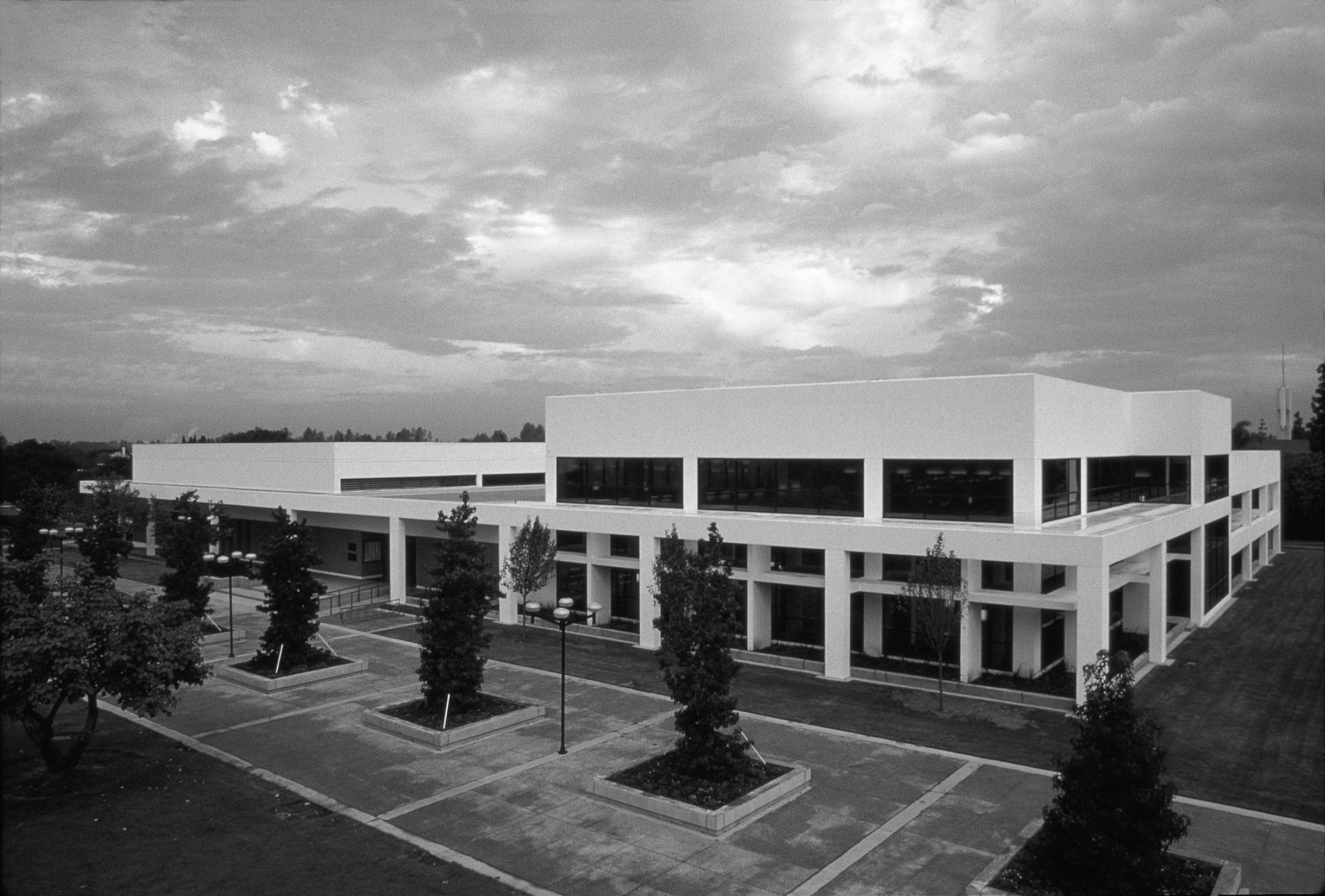 Image of the Cerritos Public Library